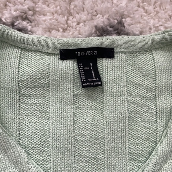 Forever 21 Sweater - Picture 2 of 2